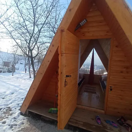 Lana Camping